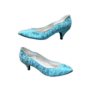 Vtg 80s Lace Kitten Heels Size 7.5 Shiny Coquette Feminine Formal Wedding Glam